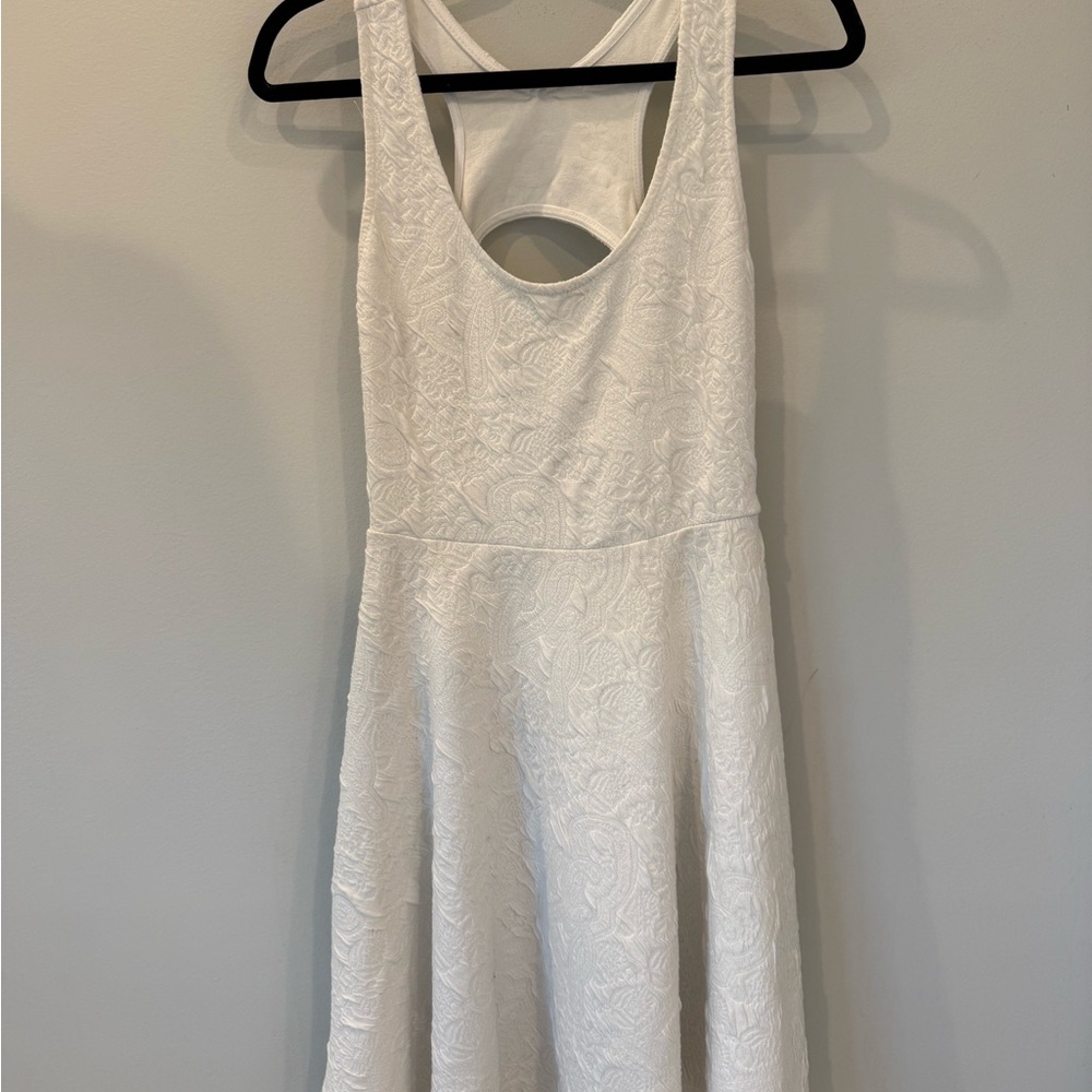 Everly White Floral Jacquard Sleeveless Fit & Flare Dress Cut-Out Back Size S - Picture 2 of 8